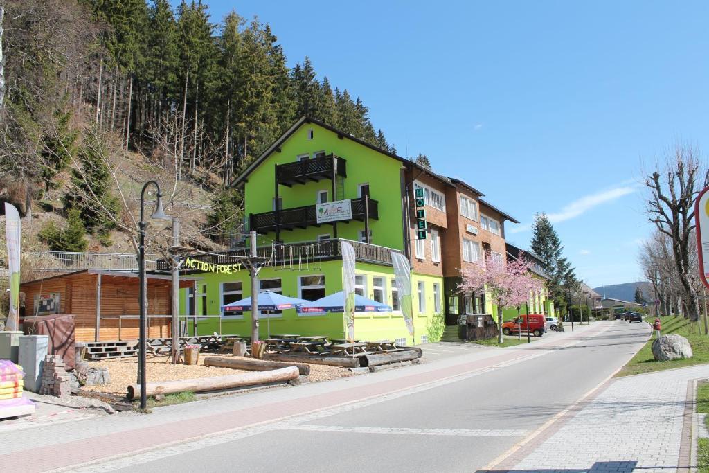 Action Forest Hotel - Kletterwald - Lasertag - Naehe Badeparadies Titisee-Neustadt Dış mekan fotoğraf
